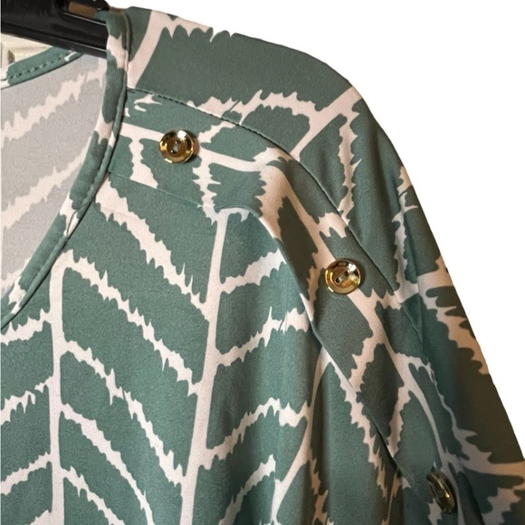 A.U.W. Women’s Plus Size Spandex Blend Blouse - Picture 2 of 6